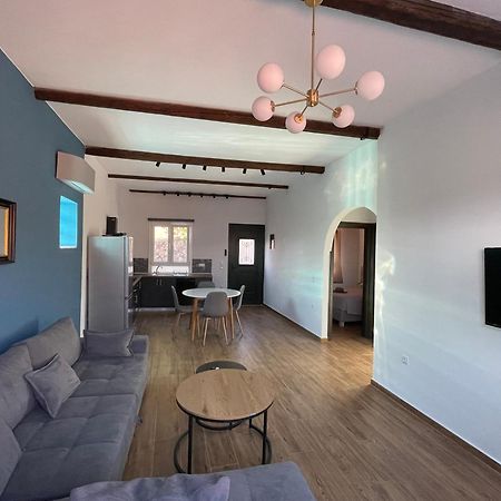 Q Apartments Molyvos Митимна Екстериор снимка