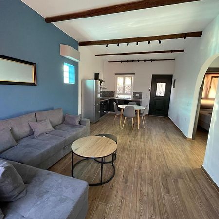 Q Apartments Molyvos Митимна Екстериор снимка