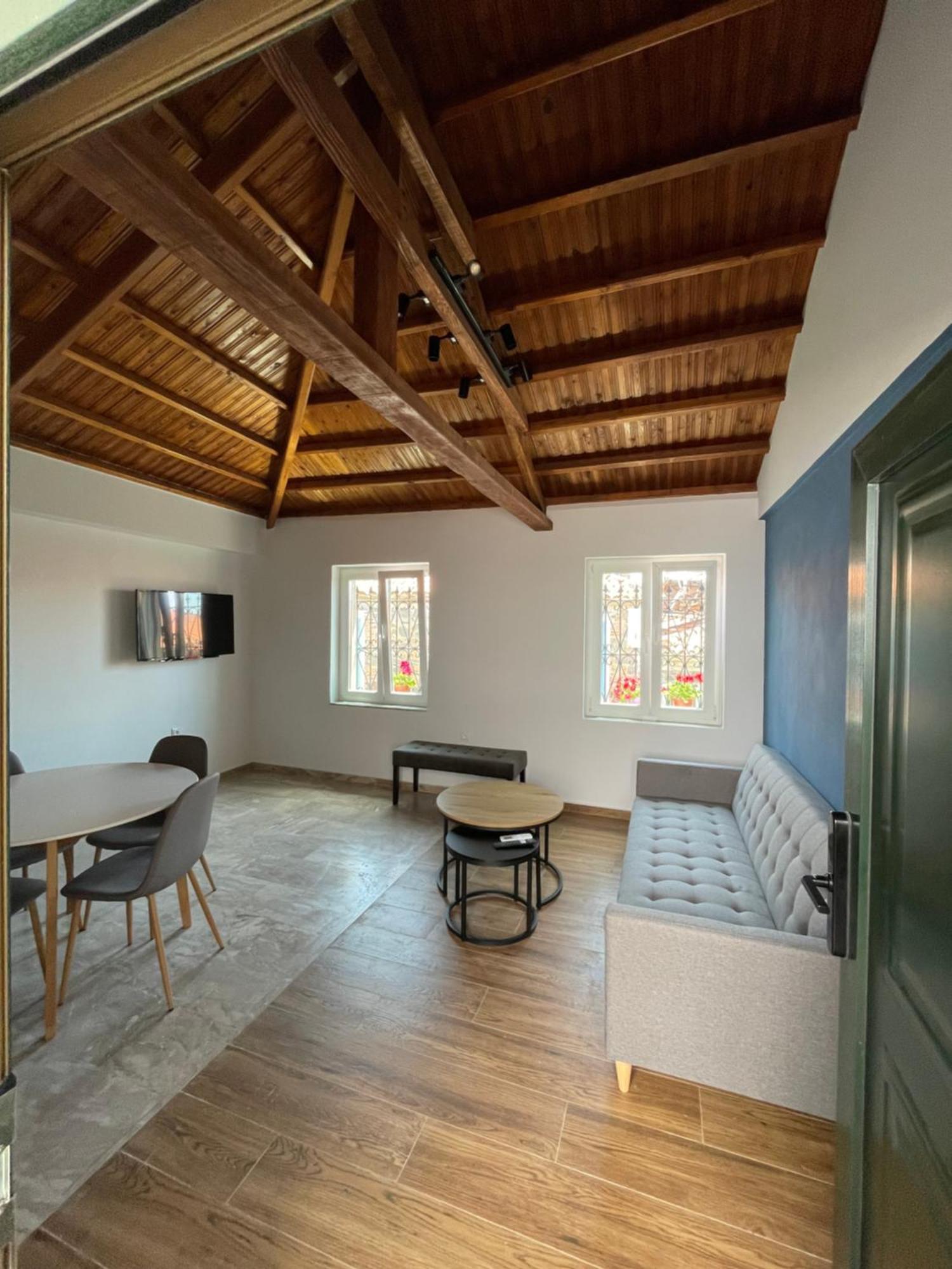 Q Apartments Molyvos Митимна Екстериор снимка